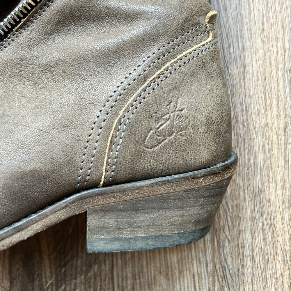 John Fluevog Tan Ruth Skin Spiral Zip Ankle Boots | 6 - Picture 8 of 13